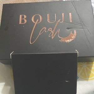 Boujilash magnetic eyelashes with extra set of eyelashes